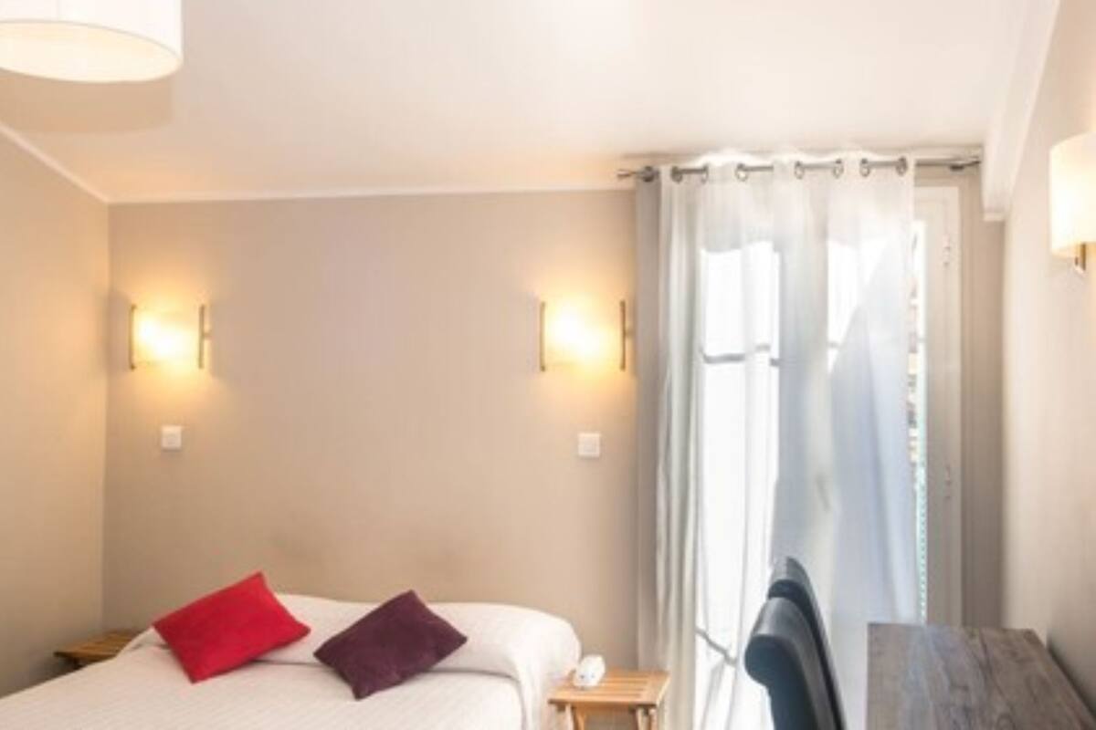 Double Room with Terrace | In-room safe, soundproofing, WiFi (free)