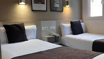 Double 2 beds and extra bed | Couette en duvet d'oie, coffres-forts dans les chambres