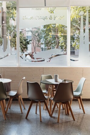 Restaurant - Hotel Travessera (Barcelona)