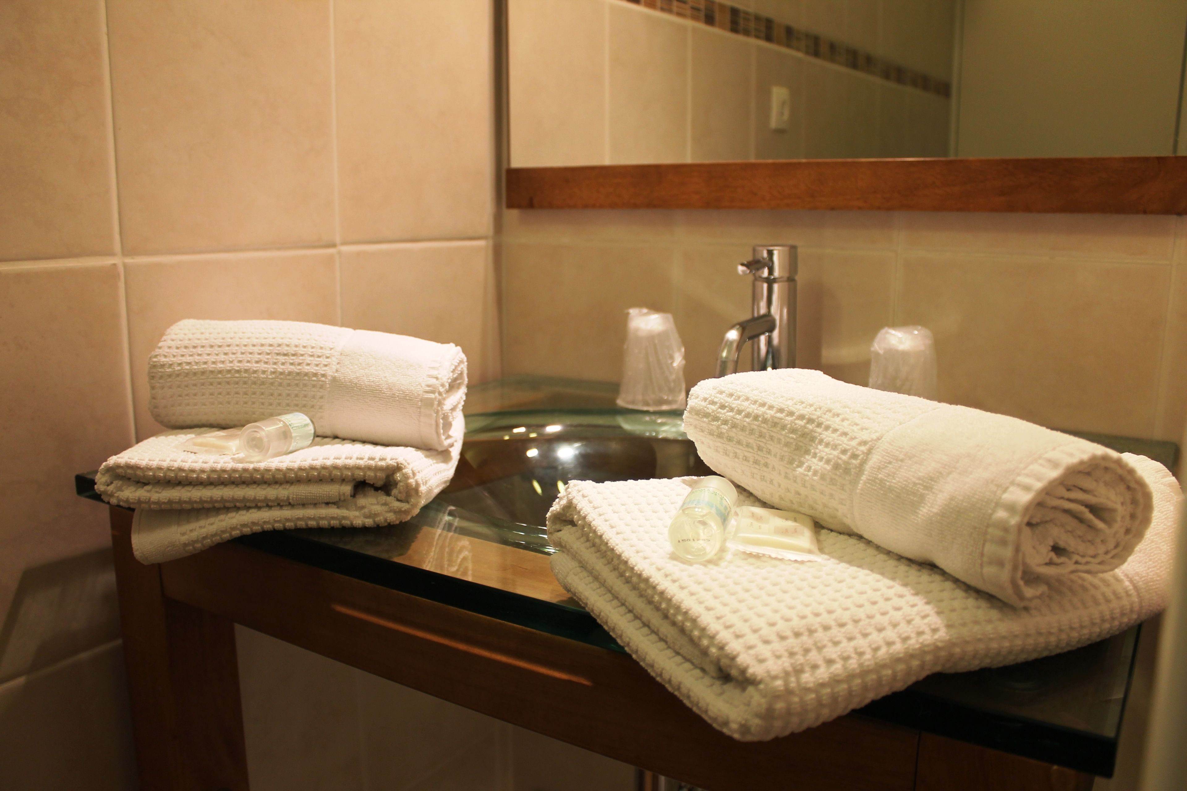 comfort triple room | bathroom sink