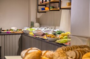 Colazione a buffet a pagamento, servita tutte le mattine 