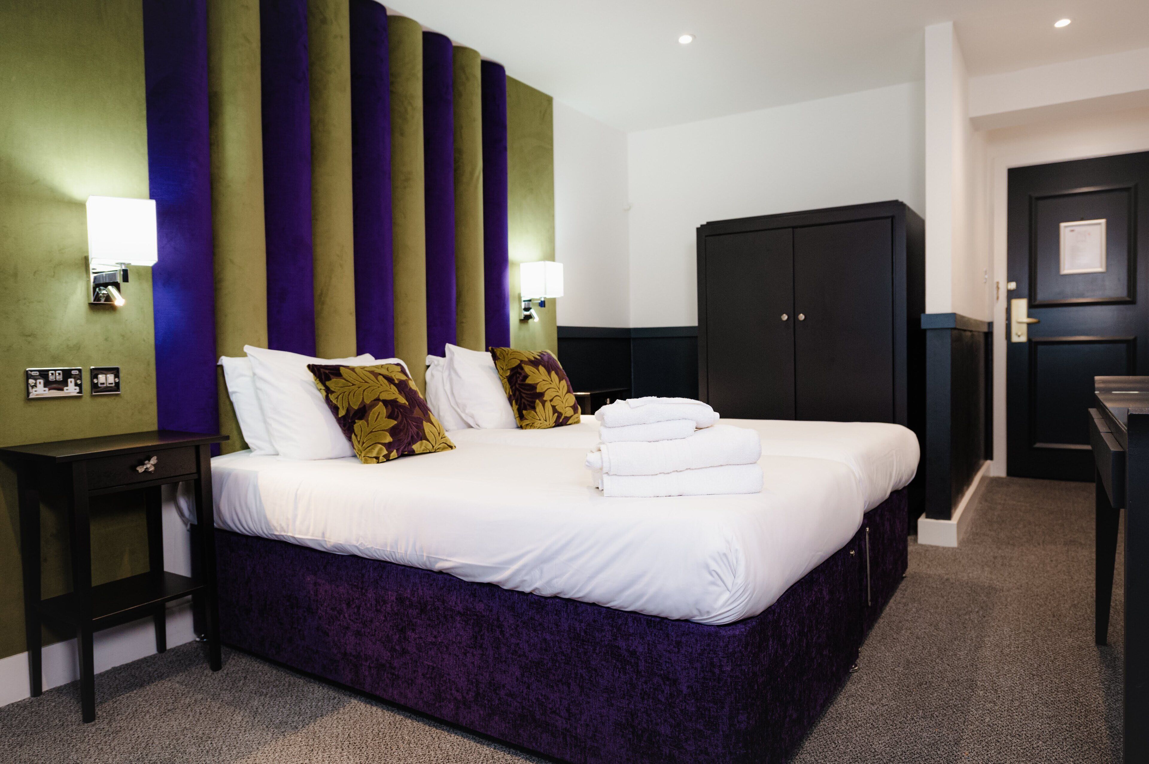 슈피리어, 더블침대 1개 | 욕실 | 샤워기/욕조 결합, 무료 세면용품, 헤어드라이어, 타월