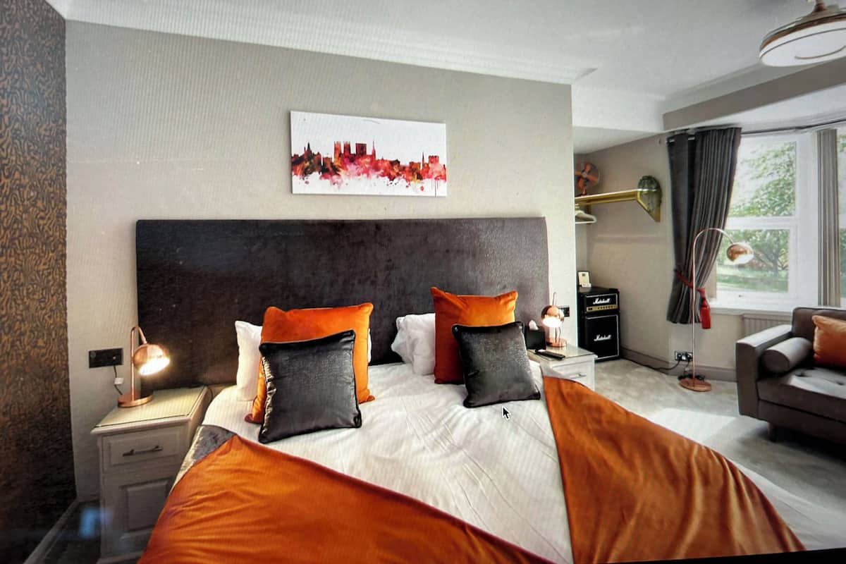 Luxury Superking/Twin En-suite Room | Sängtillbehör av högsta kvalitet, individuell inredning och unika möbler