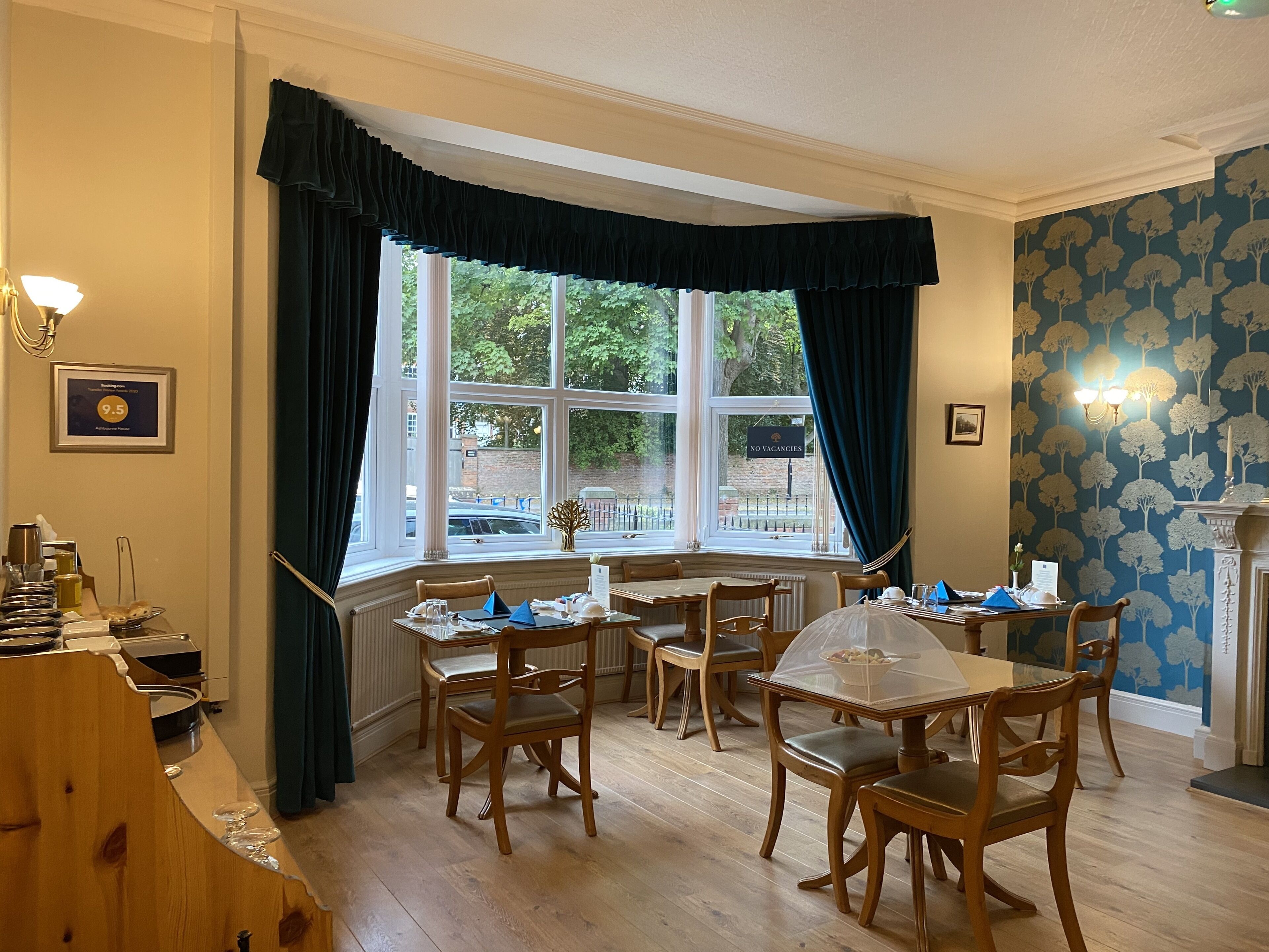 Daily full breakfast (GBP 17.50 per person)