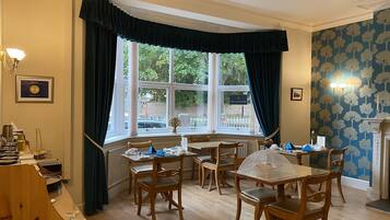 Daily full breakfast (GBP 17.50 per person)