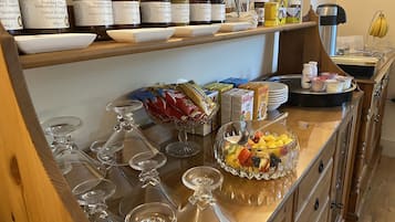 Alimentos y bebidas