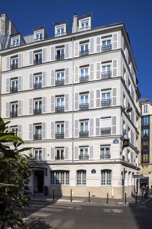 Exterior - Hôtel Louis II  (Paris)