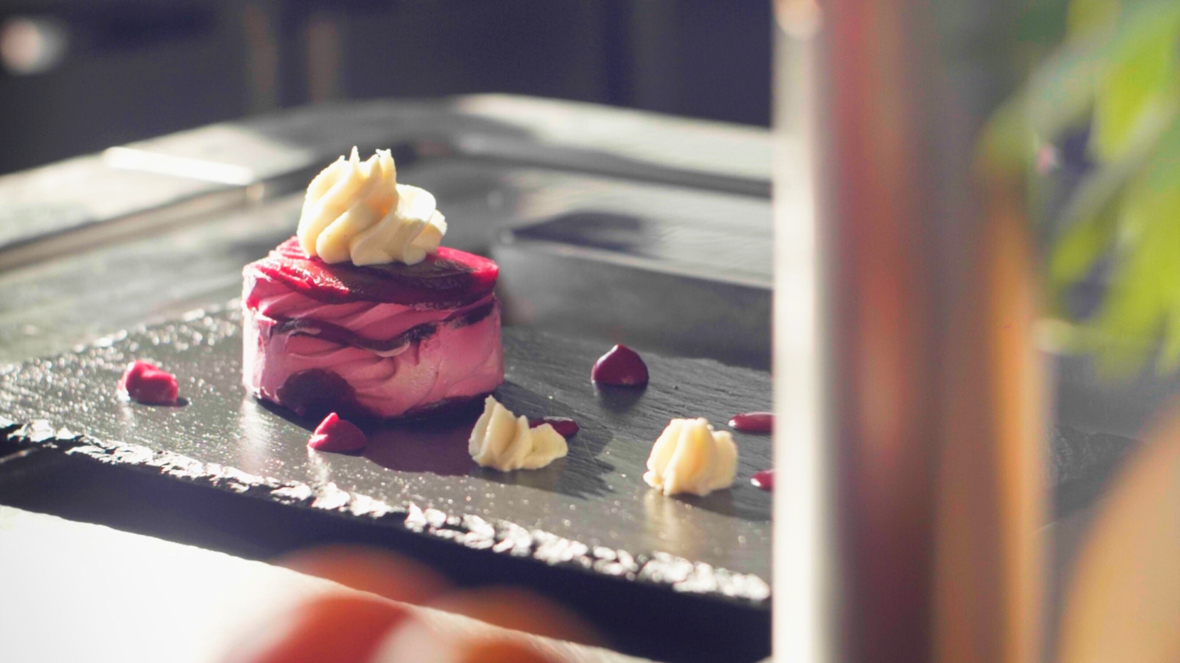 2 restaurants, breakfast, lunch, dinner served; french cuisine