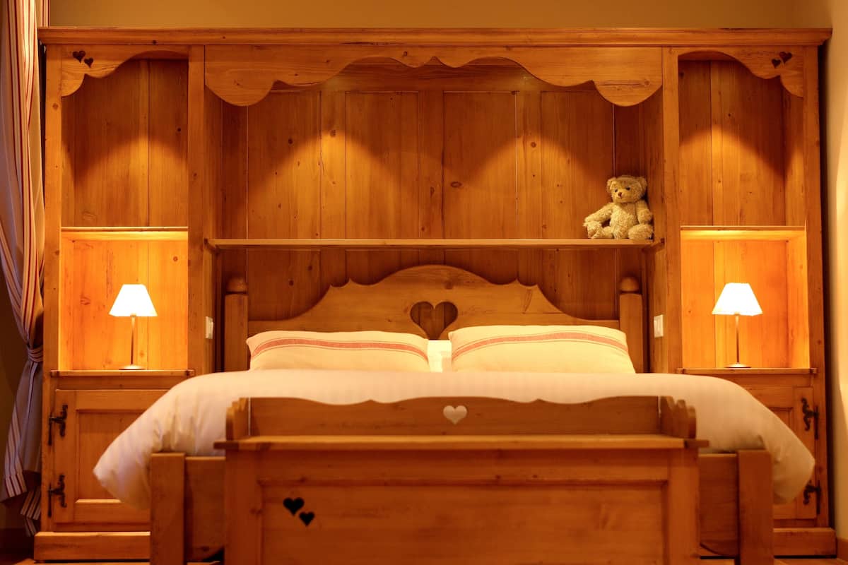 superior double room | minibar, in-room safe, laptop workspace, free wifi