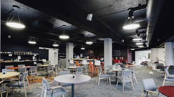 Déjeuner et dßner servis sur place, spécialités Cuisine française