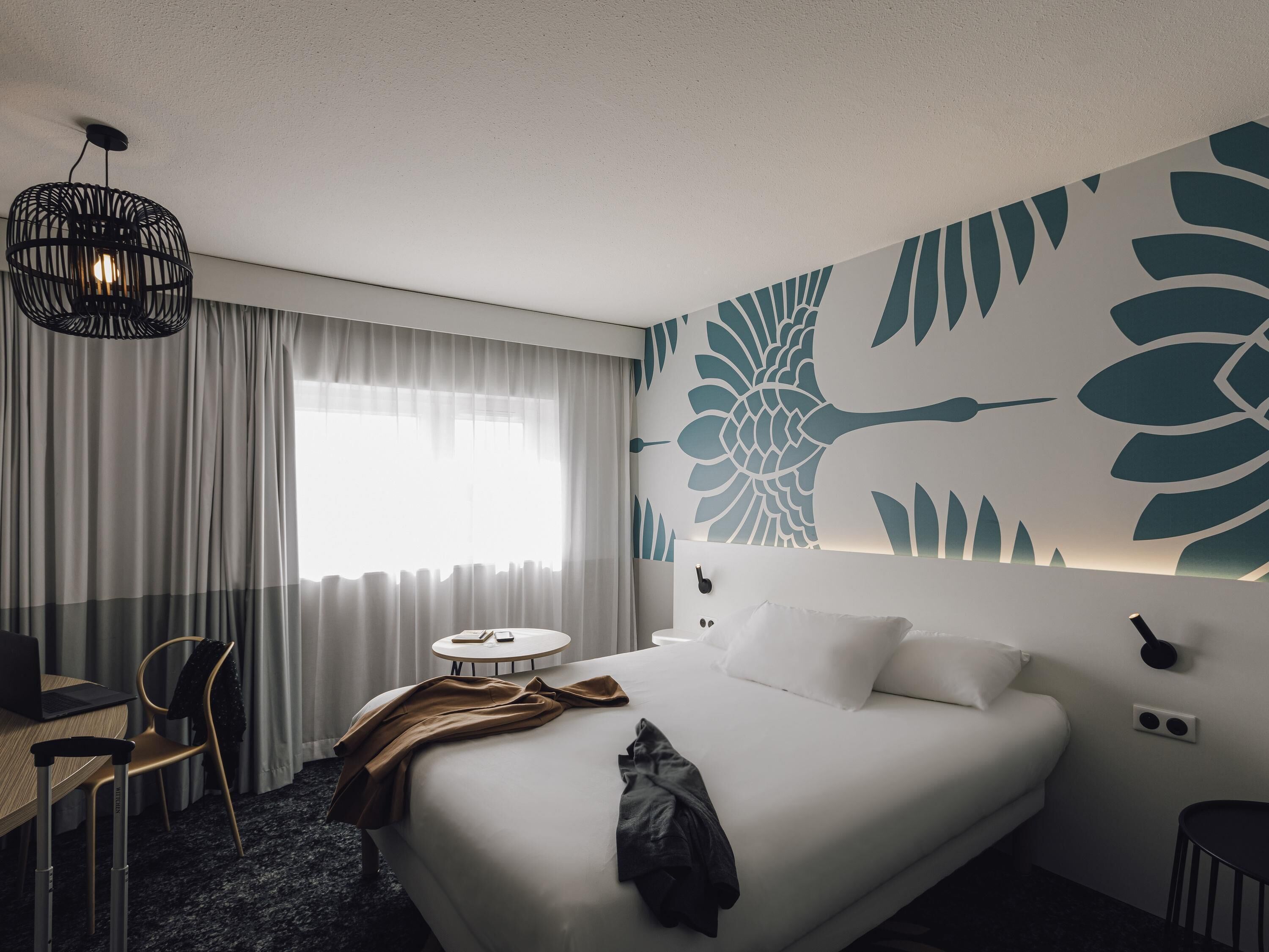 Standard Room, 1 Double Bed | In-room safe, desk, blackout drapes, soundproofing