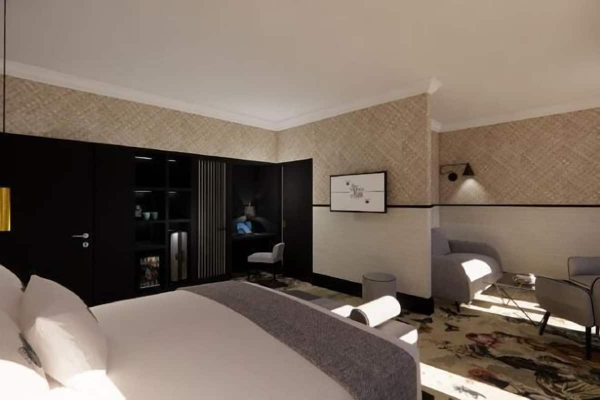 Premium bedding, pillowtop beds, minibar, in-room safe
