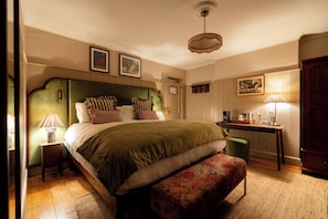 Room (Indulgence) | 1 bedroom, premium bedding, individually decorated, iron/ironing board - The Swan (Arundel)