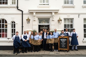 Exterior - The Swan (Arundel)