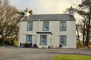 Front of property - Balyett Farmhouse B&B (Stranraer)