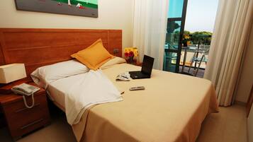 1 bedroom, in-room safe, desk, laptop workspace