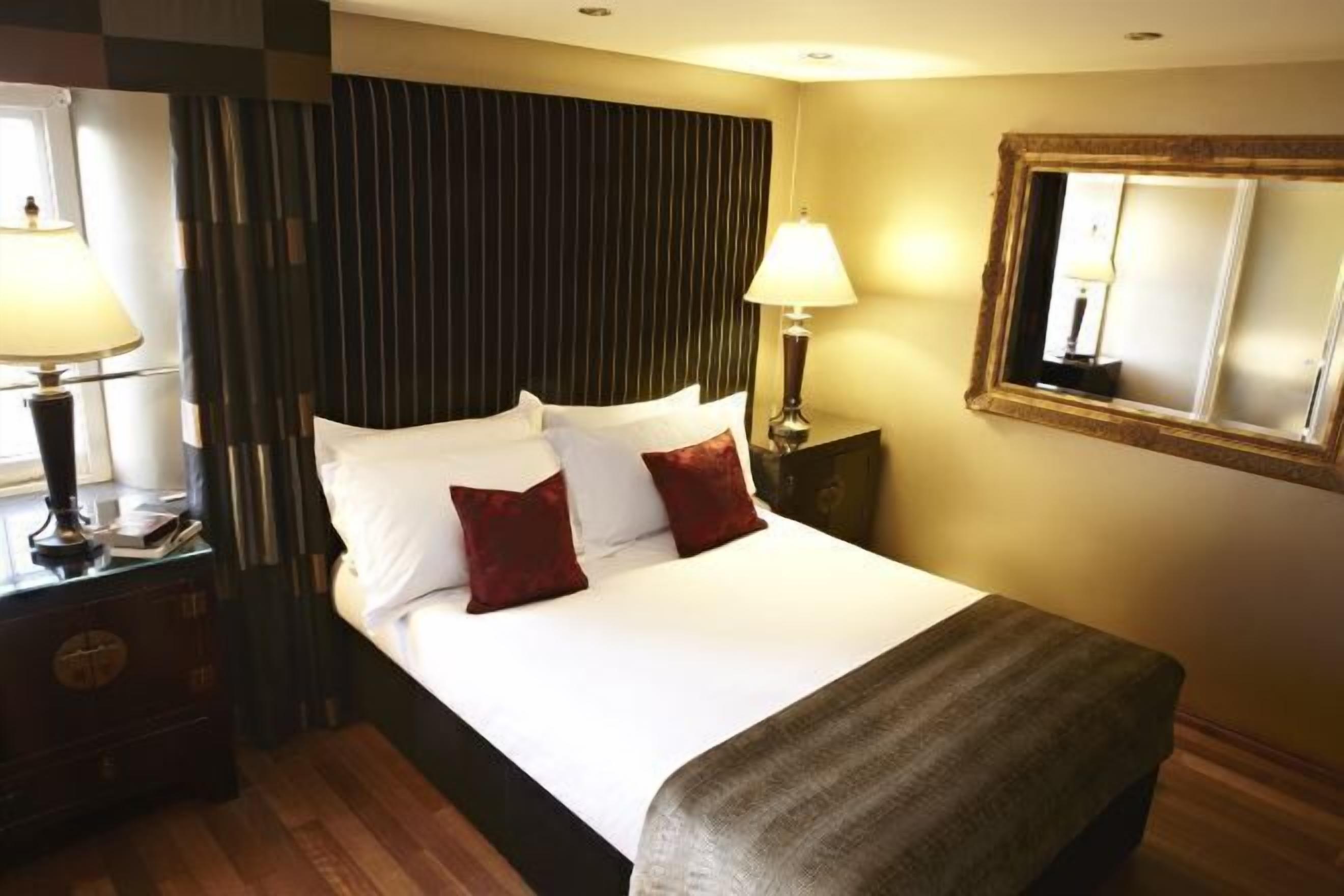 1 bedroom, Egyptian cotton sheets, premium bedding, Select Comfort beds