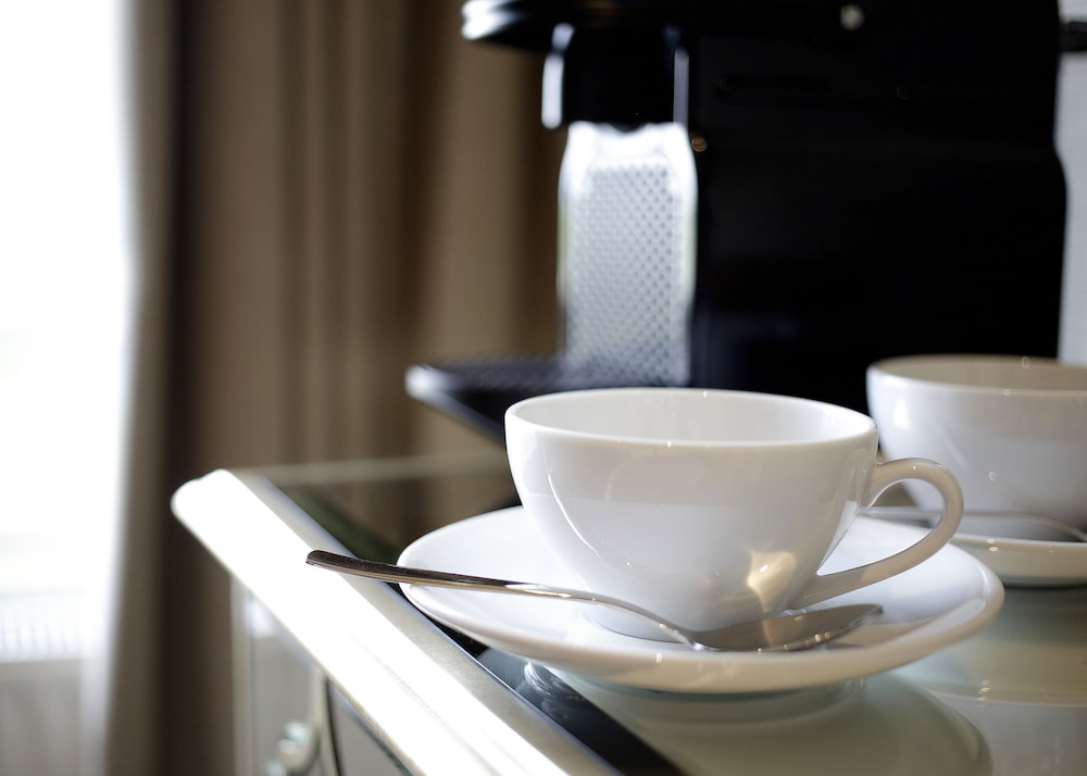 Nira Caledonia by null