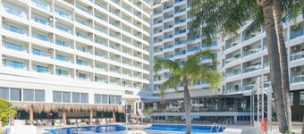 Hotel Parasol by Dorobe