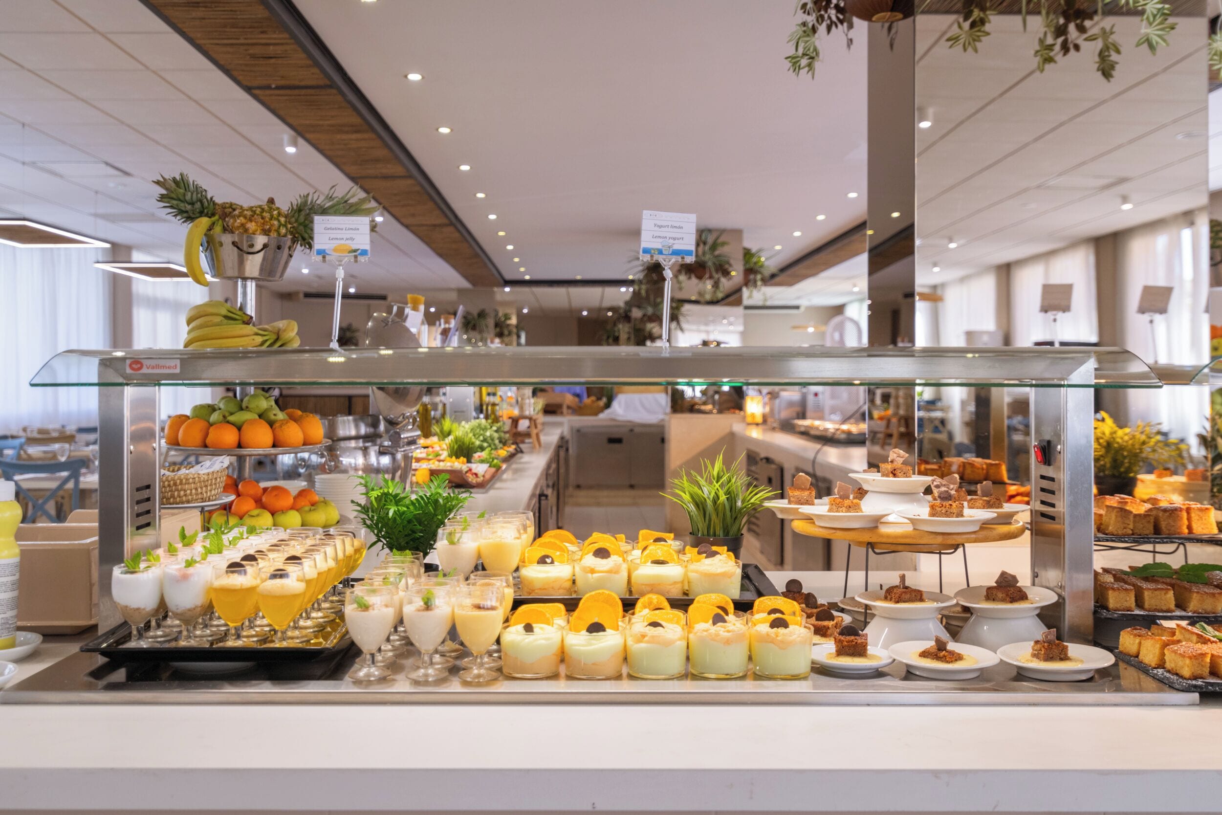 Petit déjeuner, déjeuner et dîner servis sur place