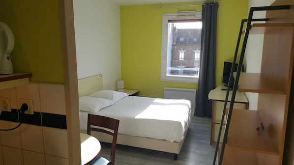 Standard-Studio, Kochnische | Ausblick vom Zimmer