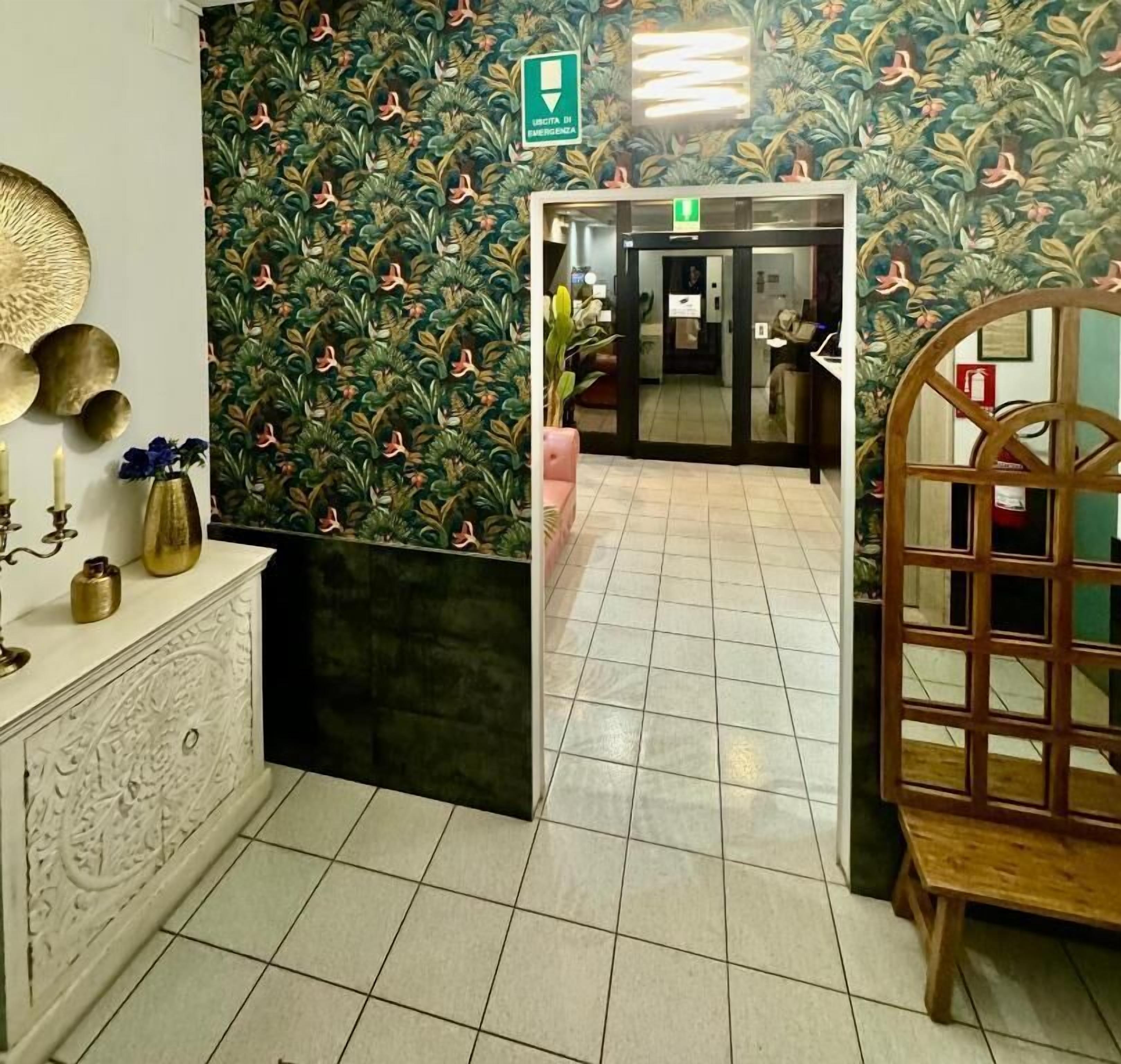 double room | living area | tv