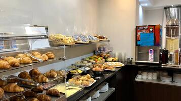 Daily continental breakfast (EUR 10 per person)