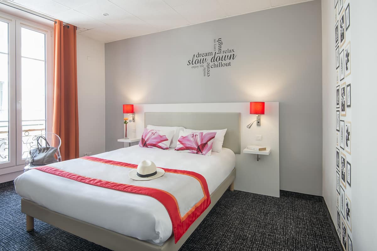 Select-Comfort-Betten, Zimmersafe, Schreibtisch, Verdunkelungsvorhänge