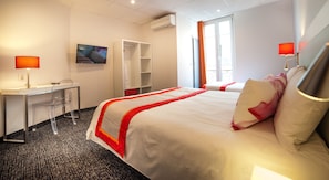 Select Comfort beds, in-room safe, desk, blackout curtains - Amaryllis Hotel (Nice)