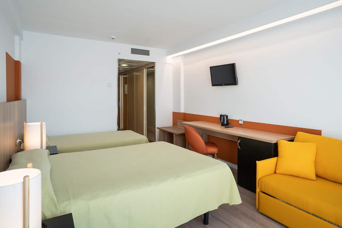 In-room safe, desk, free WiFi, bed sheets