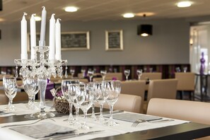 Breakfast and dinner served  - Citotel Armony Hotel (Bourg-Achard)