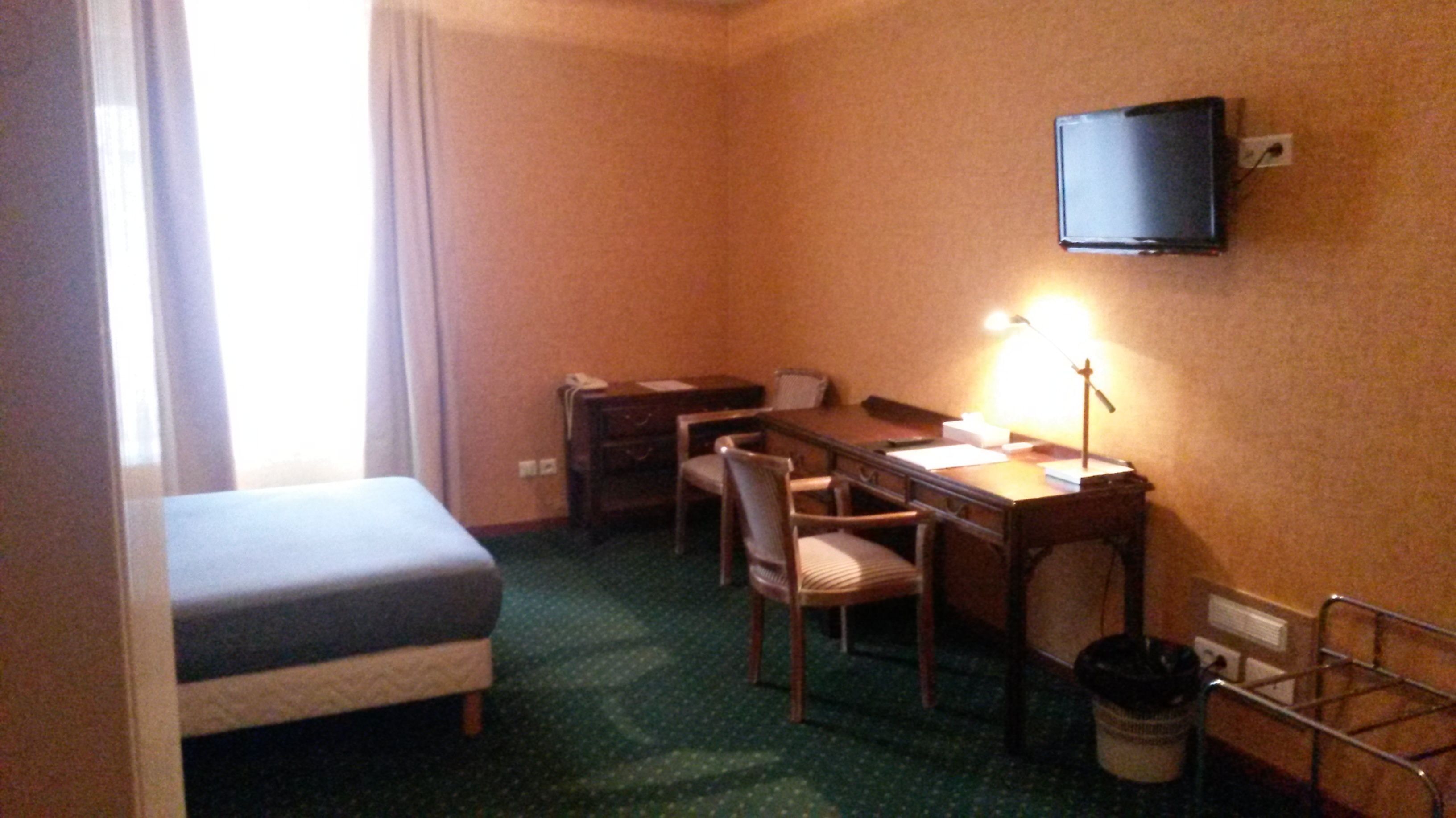 Bureau, Wi-Fi gratuit, draps fournis
