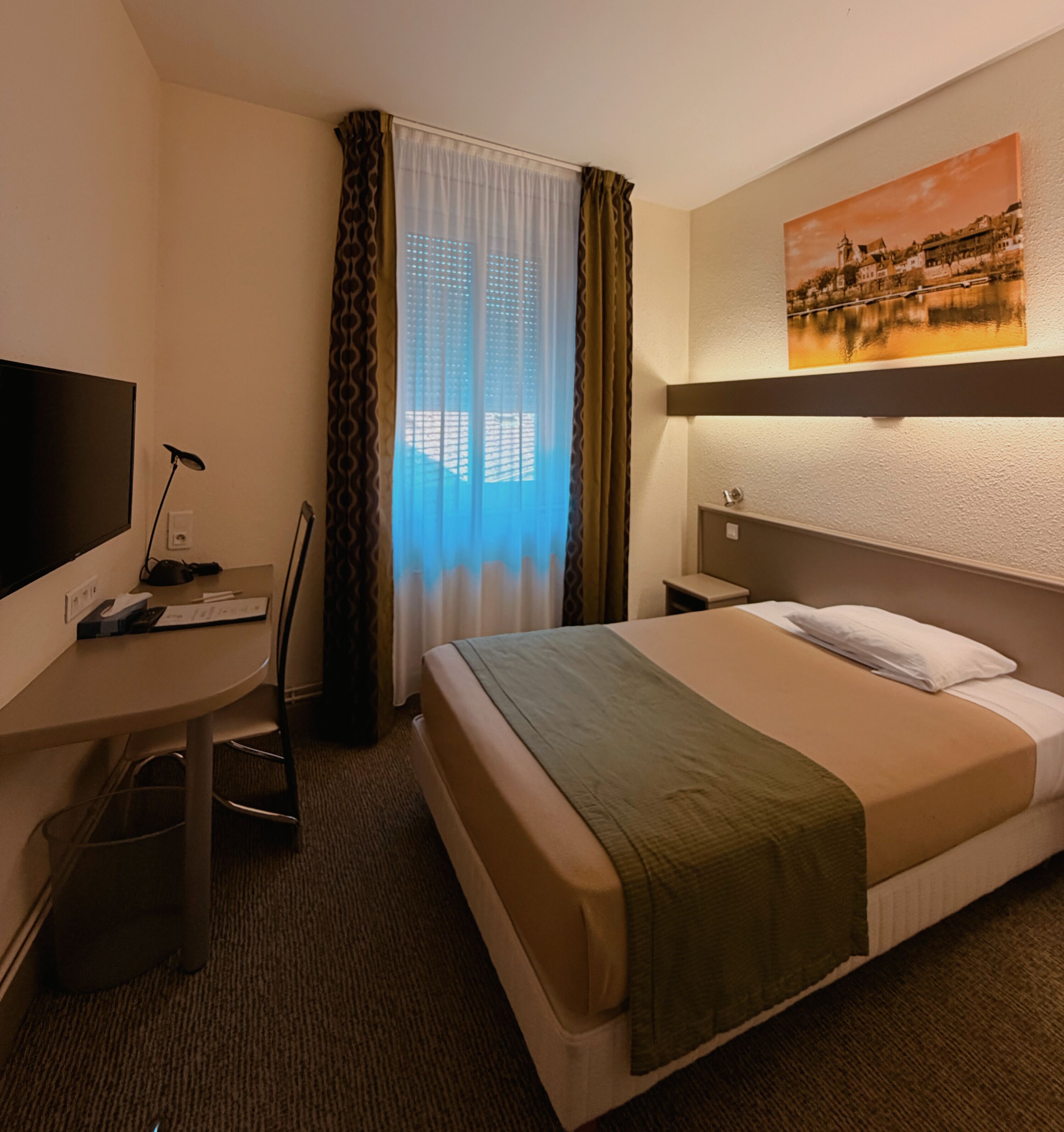 SINGLE STANDARD with shower, air-conditioned | Desk, free WiFi, bed sheets, wheelchair access