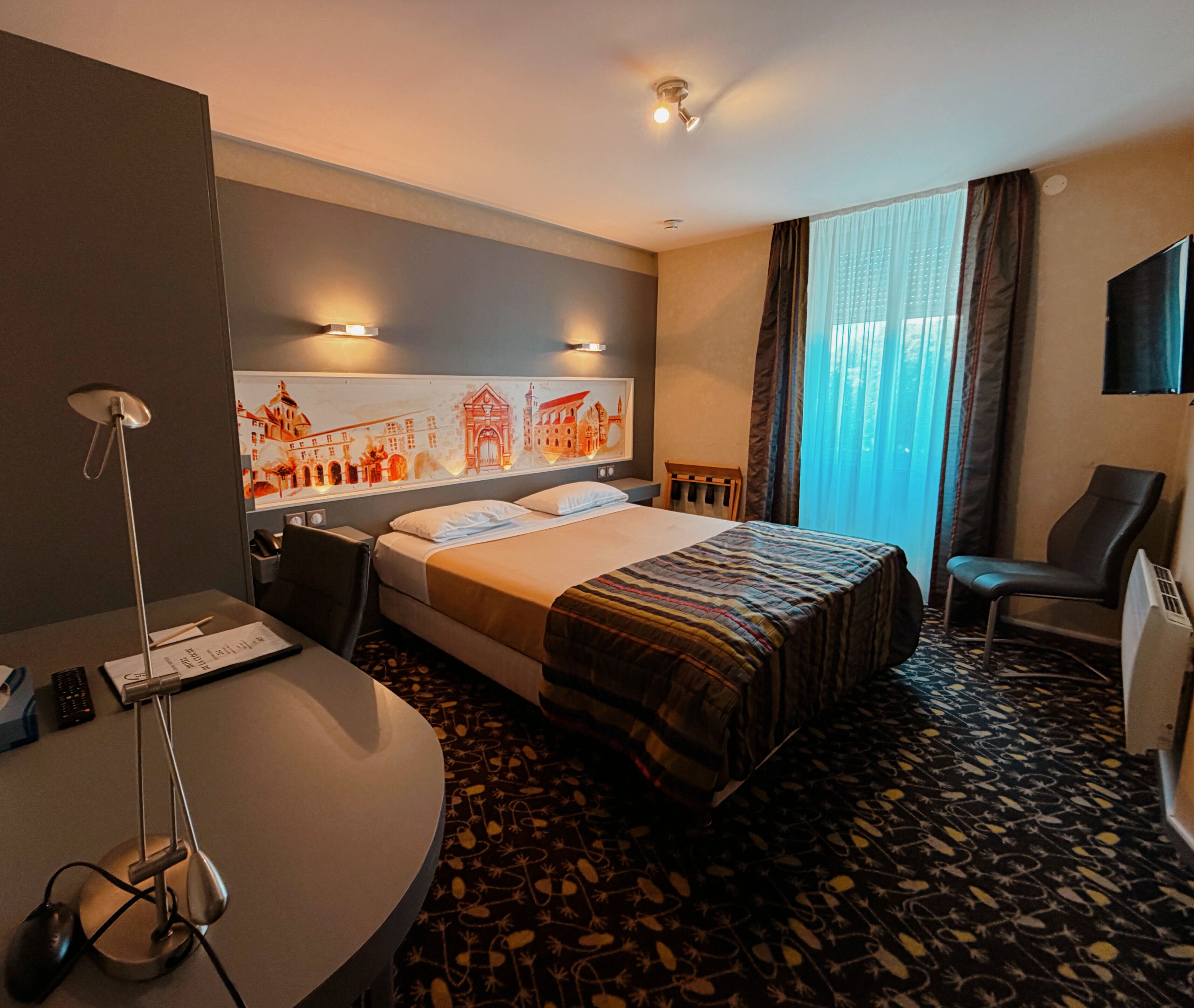 Desk, free WiFi, bed sheets, wheelchair access