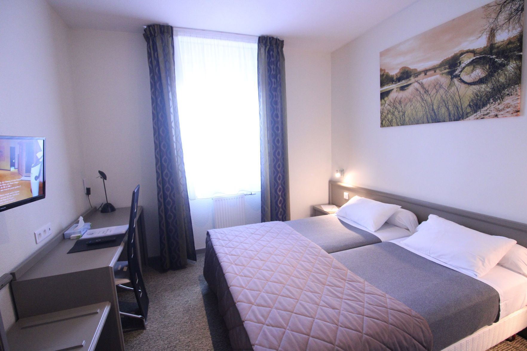 Bureau, Wi-Fi gratuit, draps fournis