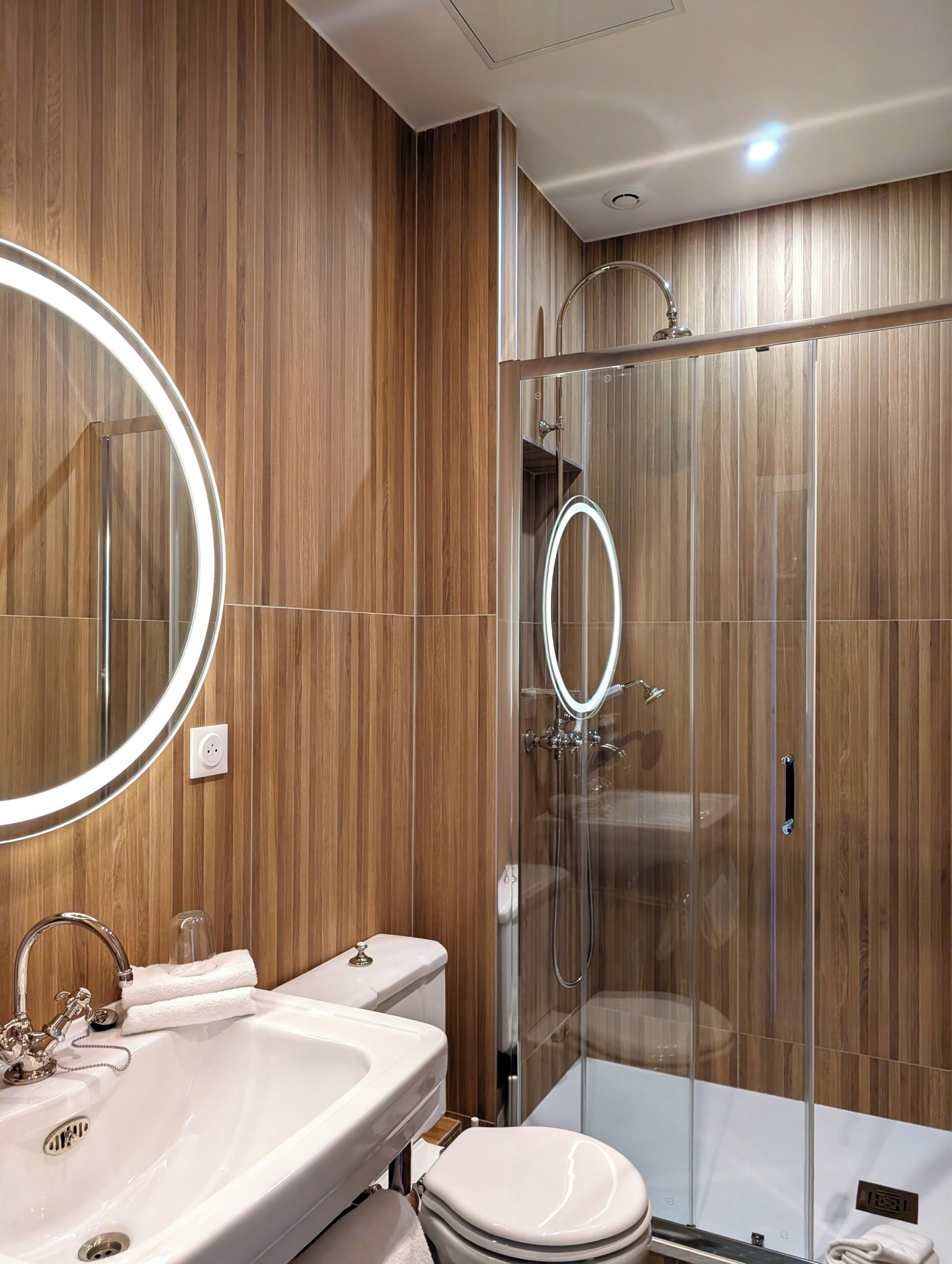 客房, 1 张双人床 | 浴室 | 免费洗浴用品、吹风机、毛巾、肥皂