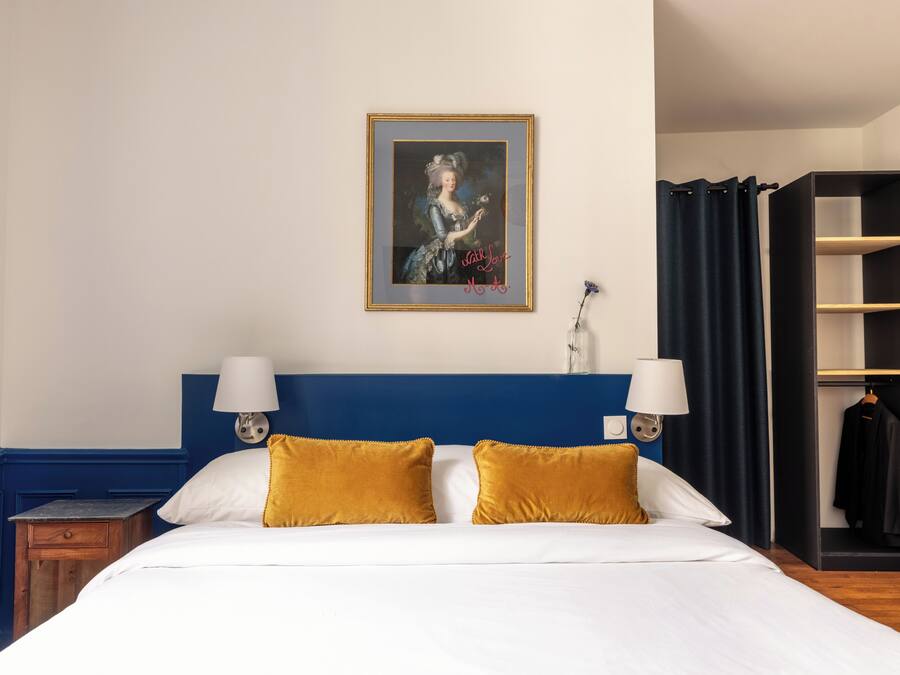 Quarto casal, para não fumantes | Cortinas blackout, ferros/tábuas de passar roupa, Wi-Fi de cortesia