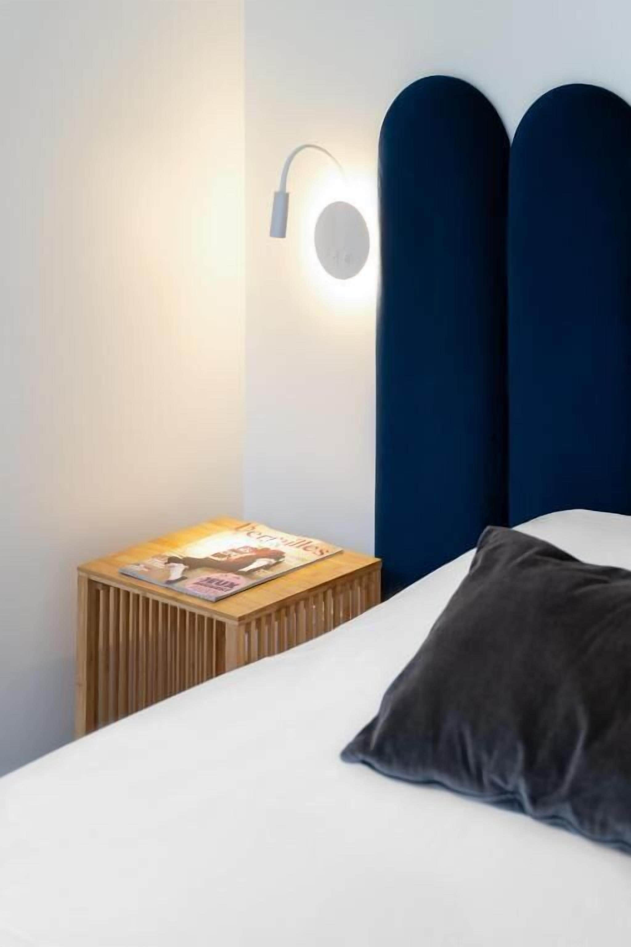 room, 1 double bed | 1 bedroom, blackout curtains, iron/ironing board, travel cot