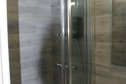 Amenidades de baño gratuitas y secadora de cabello