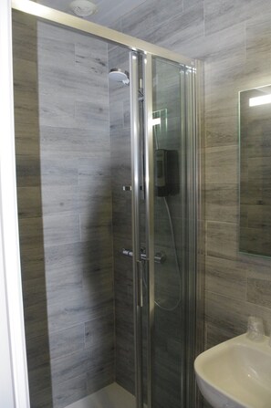 Amenidades de baño gratuitas y secadora de cabello