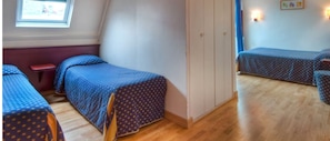 Zimmersafe, Schreibtisch, Bügeleisen/Bügelbrett, kostenloses WLAN