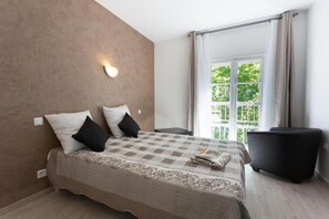 Triple Room | Soundproofing, free WiFi - Hôtel Alizéa (Avignon)