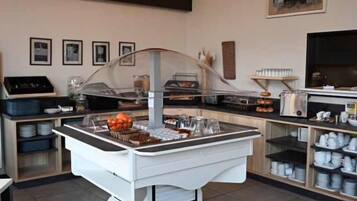 Morgenmadsbuffet hver dag (11 EUR pr. person)