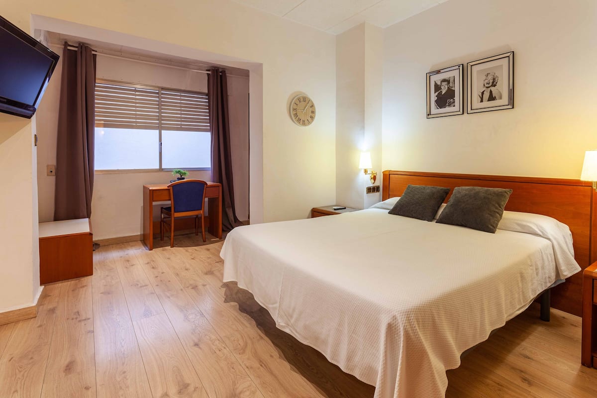 1 bedroom, in-room safe, desk, free WiFi