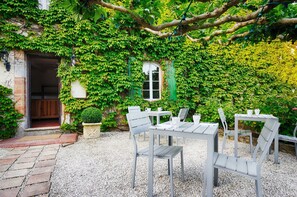 Terrace/patio - Domaine de Fraisse (Leuc)