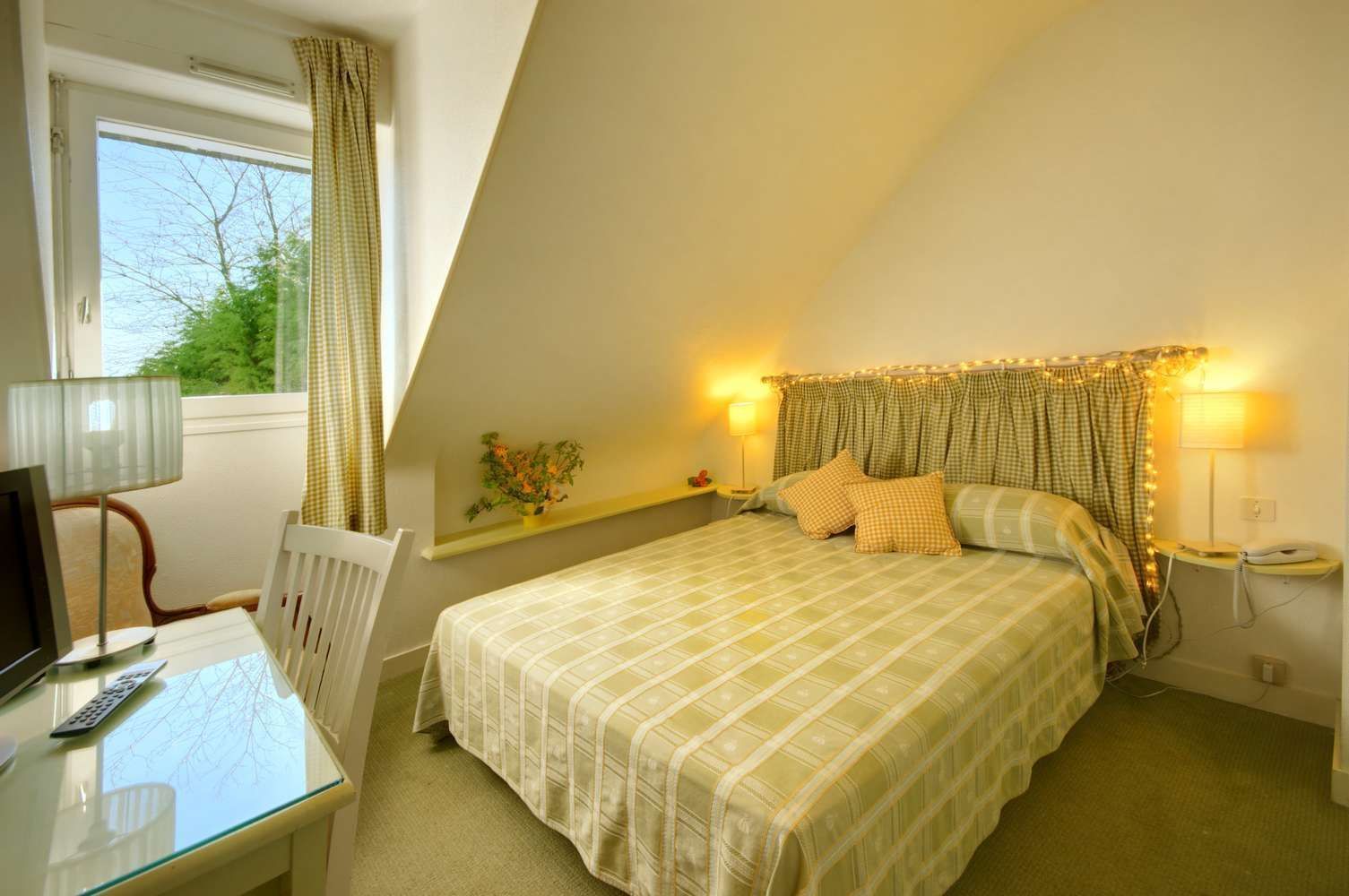 Duplex | 1 bedroom, Frette Italian sheets, individually decorated