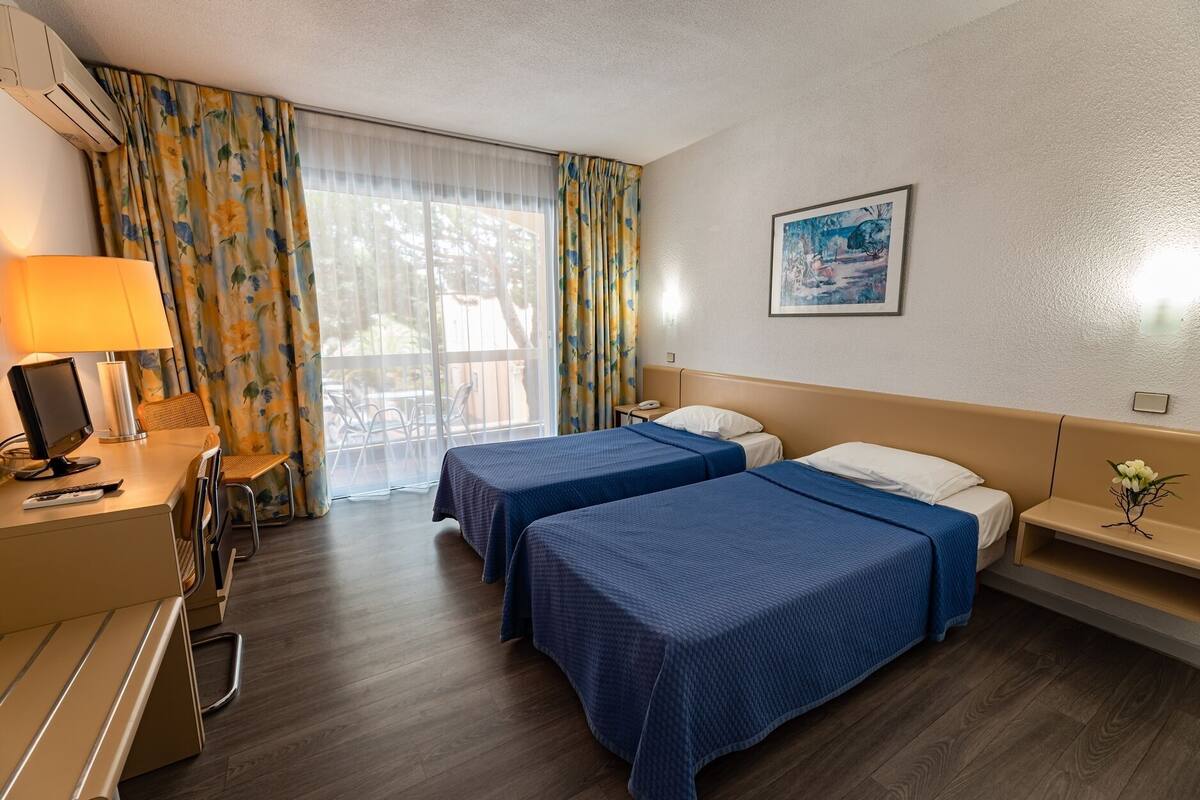 Standard Twin Room