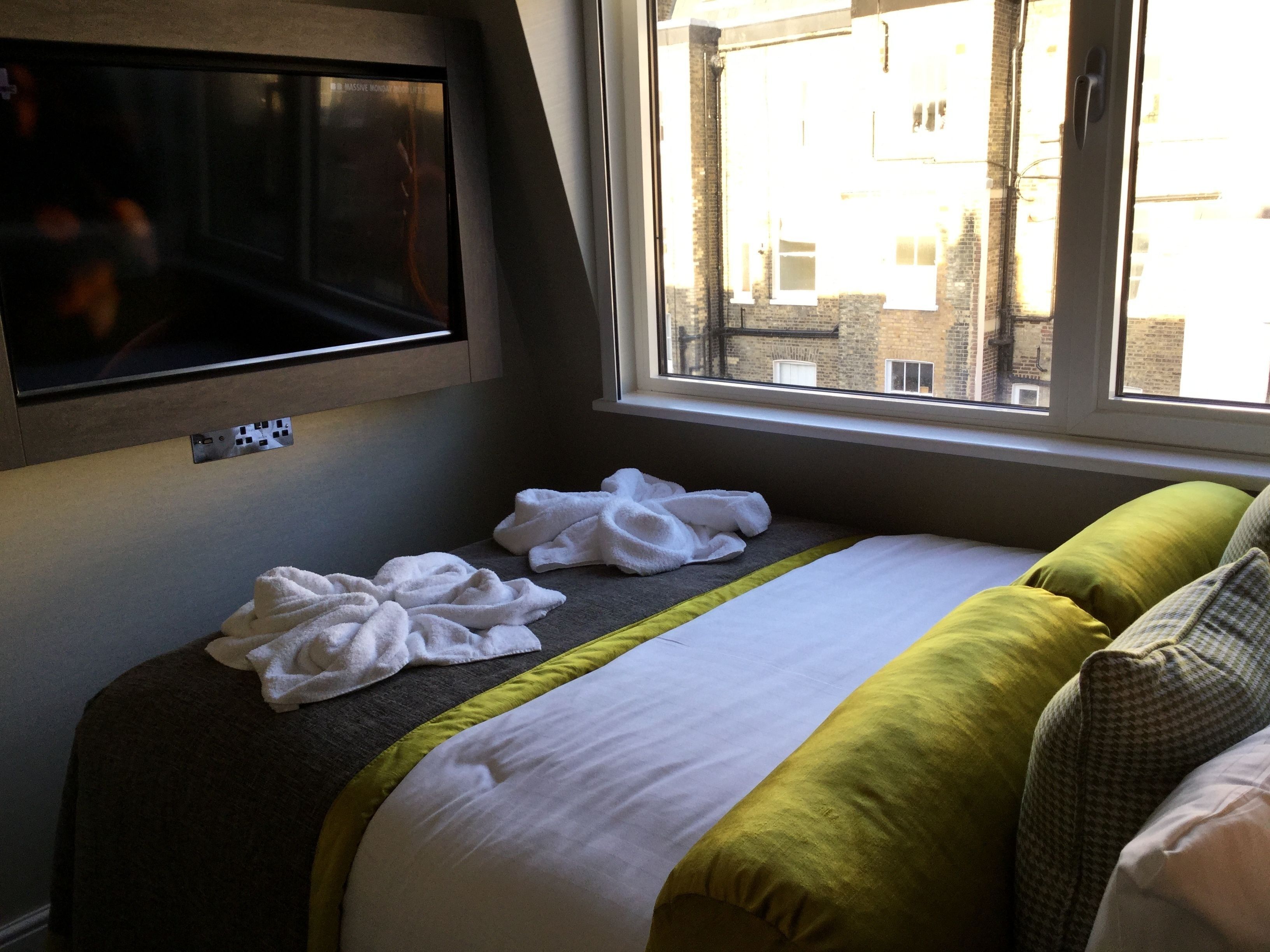 In-room safe, soundproofing, iron/ironing board, bed sheets