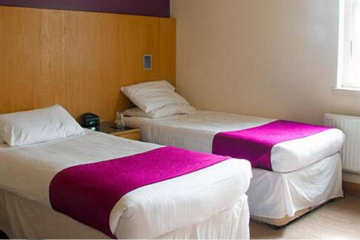 Standard Room | Desk, iron/ironing board (on request), free cots/infant beds, bed sheets