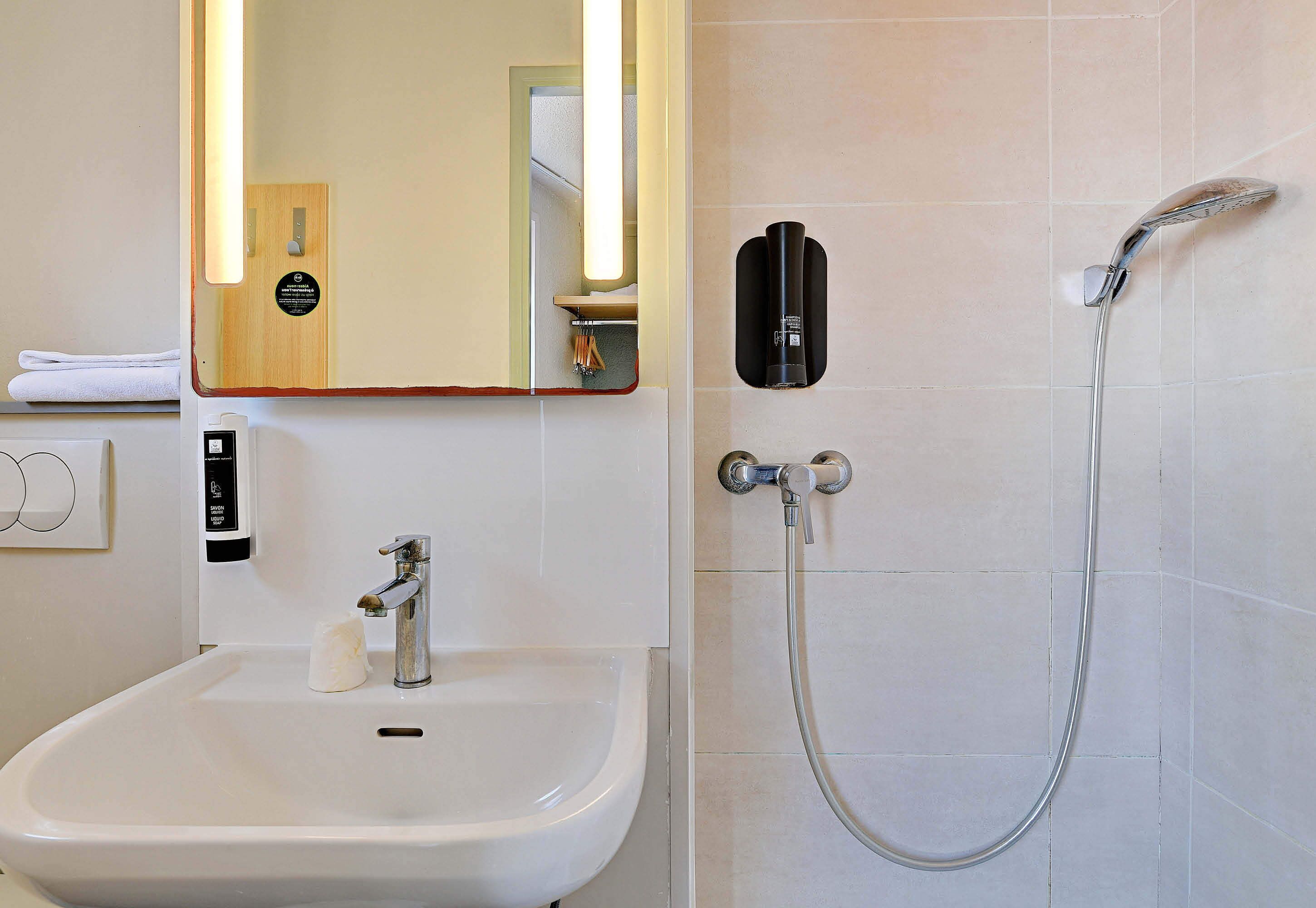 Photo - B&B HOTEL Le Mans Centre Cathédrale